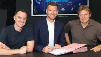 Edin Dzeko, Schalke 04 ile 1 yıllık yeni sözleşme imzaladı
