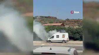 Hatay'da seyir halindeki minibüs yandı : Araç kullanılamaz hale geldi