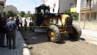 İş makinesinin altında kalan işçi öldü