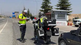 Karaman'da polis ekiplerinden denetimler : 26 kişi tutuklandı