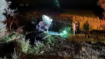 Bitlis'te kontrolden çıkan otomobil, su kanalına uçtu : 1 ölü, 3 yaralı