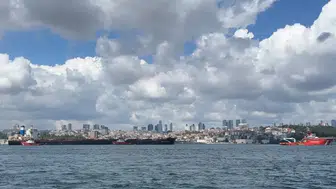 Gemi geçişi nedeniyle İstanbul Boğazı transit trafiğe kapatıldı