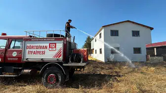 Bolu'da kereste fabrikasının yakınında yangın