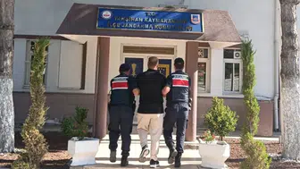 Kırıkkale’de jandarmadan operasyon : Kesinleşmiş cezası bulunan 2 hükümlü yakalandı