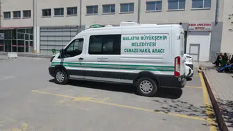 Malatya'da traktör devrildi : Sürücü hayatını kaybetti