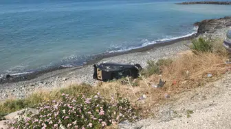 Hatay'da feci kaza : Park halindeki araca çarpıp uçuruma yuvarlandı