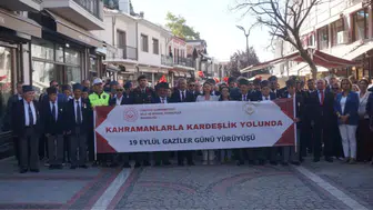 Edirne'de Gaziler Günü yürüyüşü : Türk bayraklarıyla kortej oluşturuldu