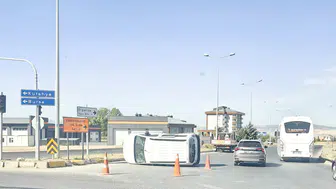 Eskişehir'de 2 araç çarpıştı : 5 yaralı