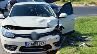 Elazığ-Bingöl yolunda kaza : İki otomobil çarpıştı, 1 yaralı