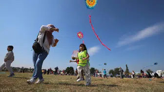 Gazzeli çocuklar için uçurtmalar gökyüzüne bırakıldı
