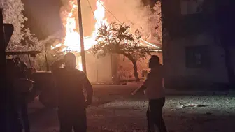Afyonkarahisar'da besihane yangını: 4 büyükbaş hayvan telef oldu