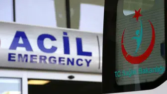 İzmir Bayraklı'da motosiklet bariyere çarptı : 1 ölü, 1 yaralı