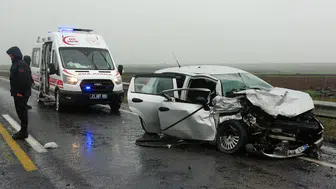 İstanbul Arnavutköy'de kamyon kazası : 2 sürücü yaralandı, trafik kilitlendi