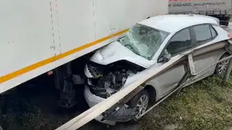 Samsun'da otomobil tırla çarpıştı: 2 sürücü yaralandı