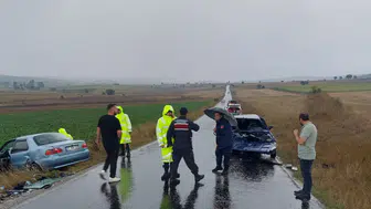 Kastamonu'da 2 otomobil çarpıştı : Sürücüler yaralandı