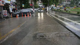 Malatya'da aniden bastırdı, vatandaşlar sundurmalara sığındı