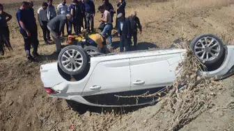 Van'da takla atan otomobilin sürücüsü yaralandı