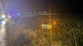 Çorum'da kontrolden çıkan otomobil tarlaya uçtu : 2 yaralı