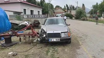 Erzurum'da otomobil tarım aletine çarptı : 1 yaralı