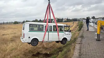 Otomobil ile çarpışan minibüs tarlaya uçtu, 1 yaralı