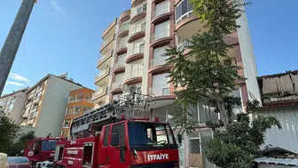 Antalya'da apartman balkonunda yangın