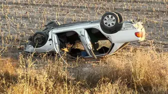 Aksaray’da tarlaya uçan otomobil ters döndü : 1 ağır yaralı