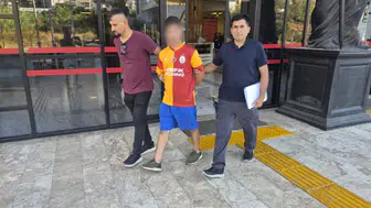 Antalya'da kadın turisti bıçaklama ve cinsel istismar iddiasıyla 17 yaşındaki şüpheli tutuklandı