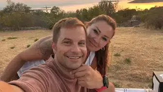 Pınar Altuğ'dan eşine romantik jest sitemi