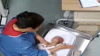 5 günlük bebeğe şiddet uygulamıştı!
