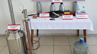 Sakarya'da sahte içki operasyonu ! Ev ve iş yerlerinden çıkanlar şaşırttı