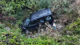 Safranbolu'da hafif ticari araç şarampole devrildi: 1 yaralı