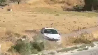 Adıyaman'da el freni çekilmeyen otomobil şarampole devrildi