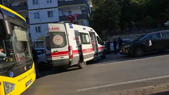 Kalp krizi geçiren sürücü, otomobile çarptı : 1 ölü