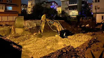 Kocaeli'de temel kazısı sırasında toprak kayması !
