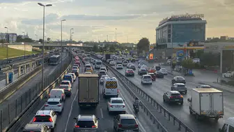 İstanbul'da okulların ikinci gününde trafik yoğunluğu yüzde 58'e ulaştı