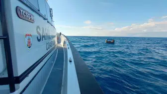 İzmir açıklarında 46 düzensiz göçmen yakalandı