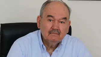 Eski İzmir Büyükşehir Belediye Başkanı Burhan Özfatura hayatını kaybetti