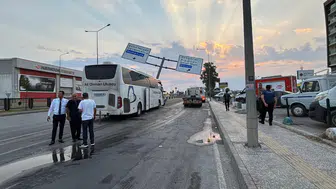 Adana'da yolcu otobüsü kazası