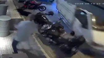 Isparta'da facianın eşiğinden dönüldü : Esnaf kamyonetin hedefi oldu !
