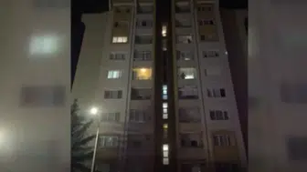 Ankara Etimesgut'ta gece yarısı apartmanda yangın: Bina sakinleri tahliye edildi