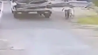 Aydın'da kamyonetten sarkan demir kız çocuğunun başına çarptı