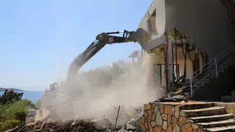 Bodrum’da kaçak yapılaşmaya geçit yok : 8 ayda 74 yapı yıkıldı