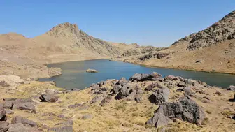 Hakkari Yüksekova'da 22 doğasever 3 bin 500 rakımlı sat gölleri'ne yürüyüş düzenledi