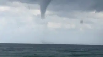 Alanya açıklarında deniz üzerinde hortum görüntülendi