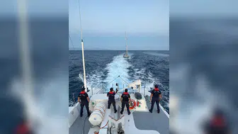 Motoru arızalanan yelkenli teknedeki 2 kişi kurtarıldı