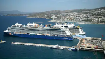 Kuşadası’na kruvaziyer akını : 2 gemiyle 7 bin 818 turist geldi