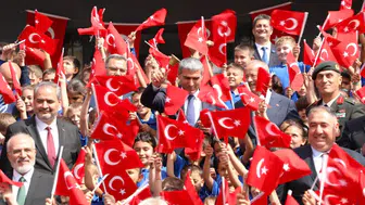 Afyonkarahisar'da 2026-2027 eğitim-öğretim yılı başladı: 142 bin öğrenci ders başı yaptı