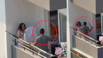 Adana'da balkonda dehşet ! Kadını sopayla dövüp saçından sürükledi