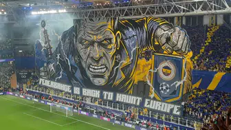 Fenerbahçe taraftarlarından Roma maçında dev koreografi!