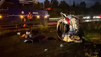 Sakarya’da otomobil devrildi : Ölü ve yaralılar var